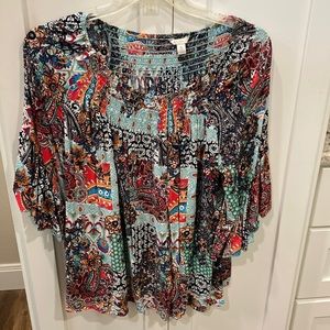 🌹3/$10 Smocked bell sleeved patterned blouse sz XL